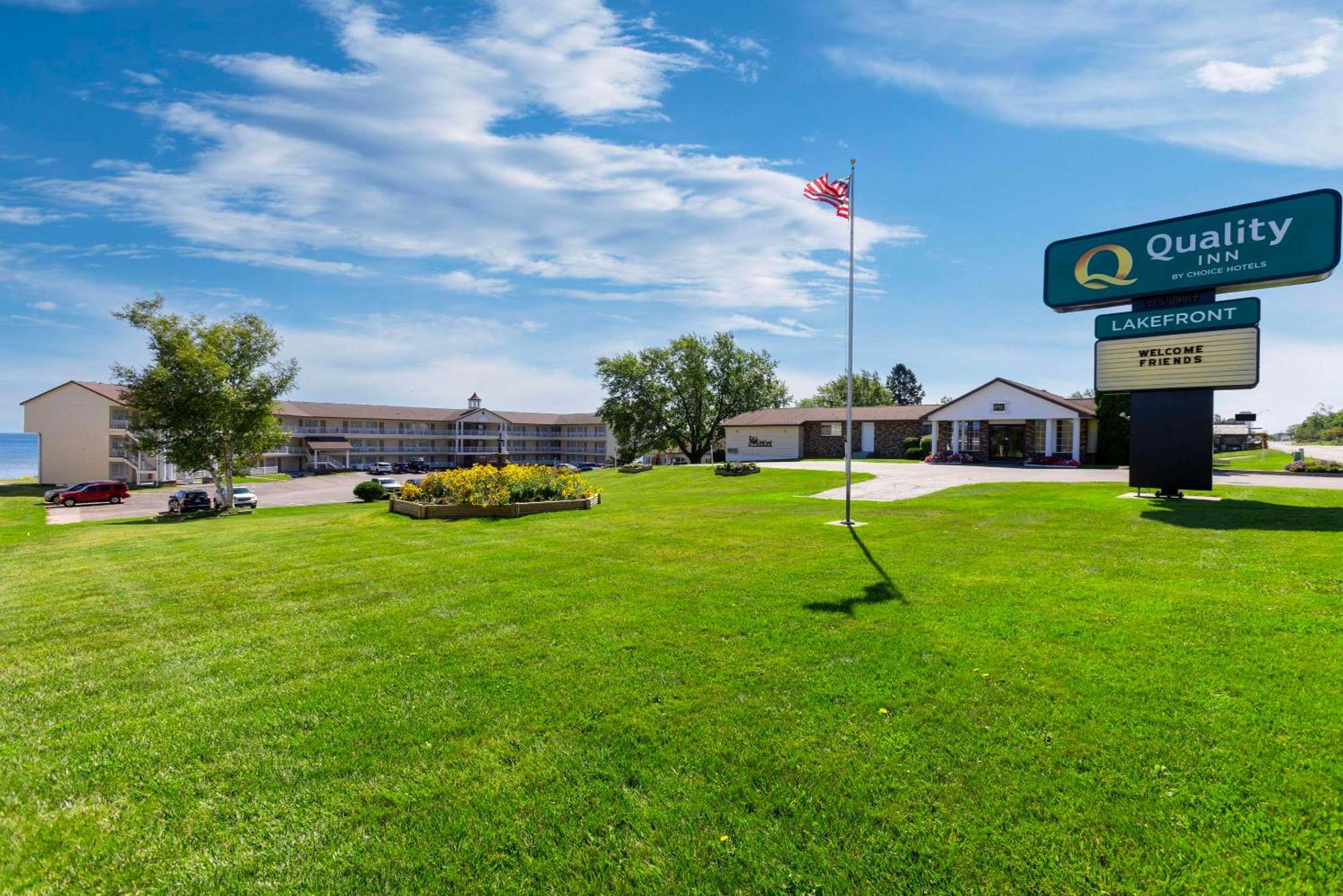 Quality Inn Lakefront Saint Ignace Exterior foto
