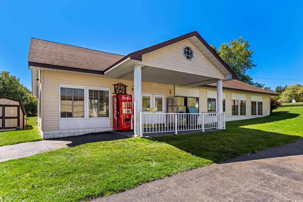 Quality Inn Lakefront Saint Ignace Exterior foto