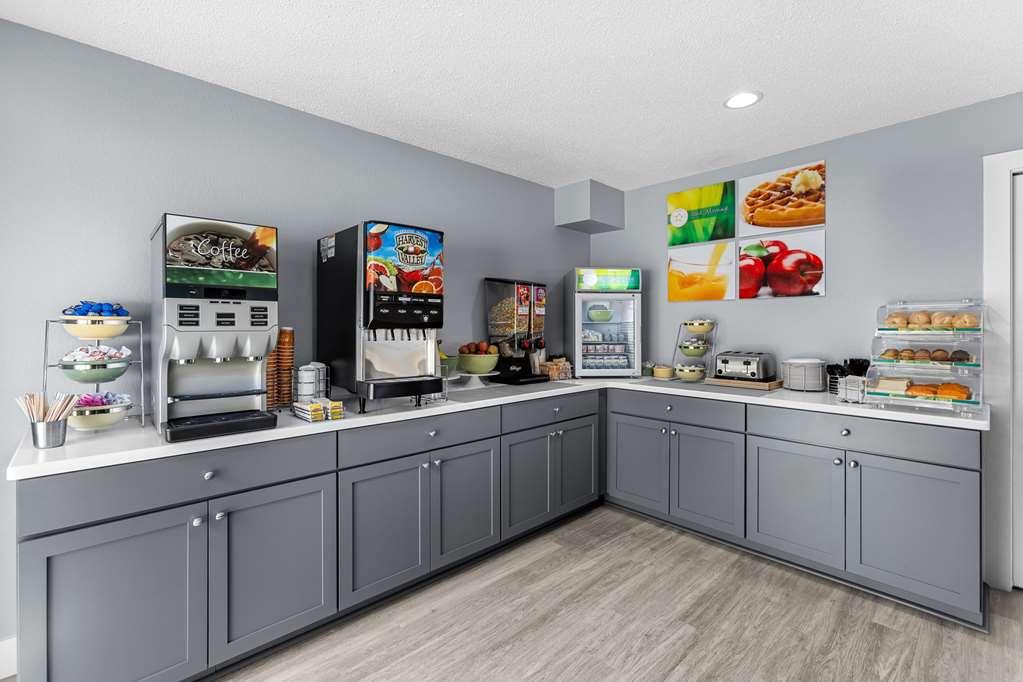 Quality Inn Lakefront Saint Ignace Restaurante foto