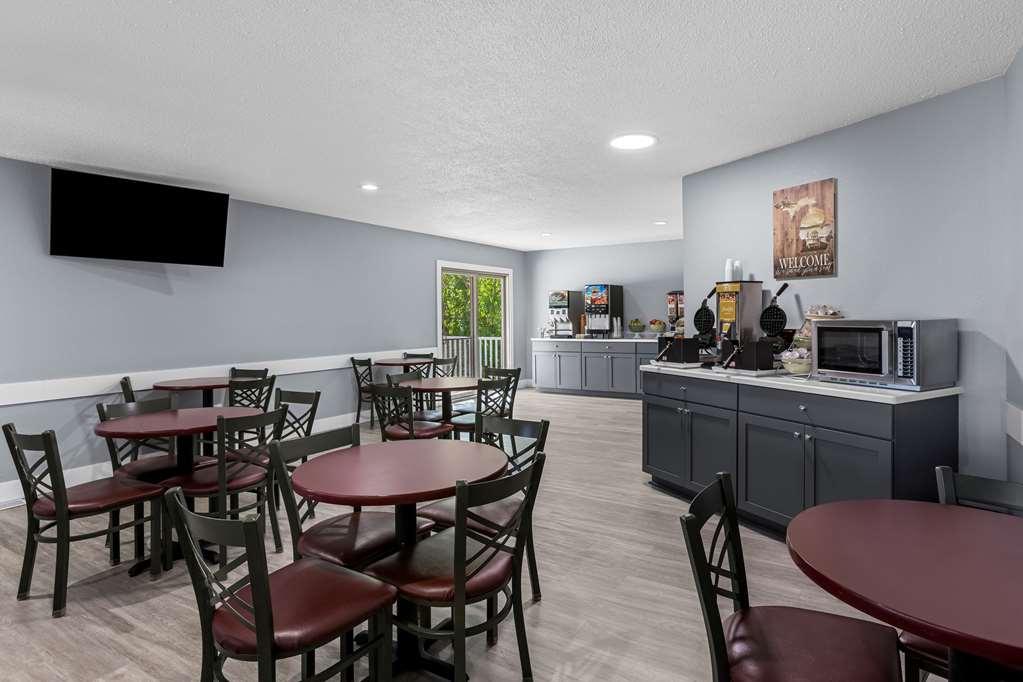 Quality Inn Lakefront Saint Ignace Restaurante foto